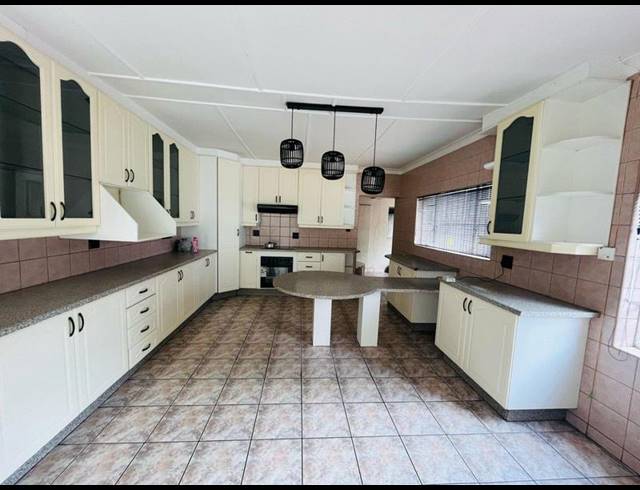 5 BEDROOM PROPERTY TO RENT IN ELSBURG